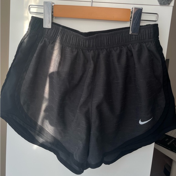 Nike Dry Fit Shorts - Picture 2 of 4